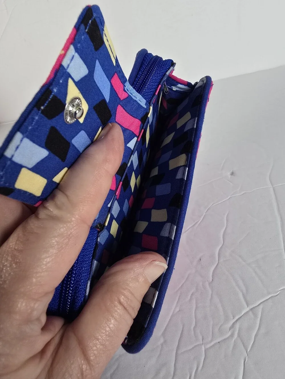 NWOT Vera Bradley Quilted Smartphone Wristlet Wallet Art Poppies Blue/Pink